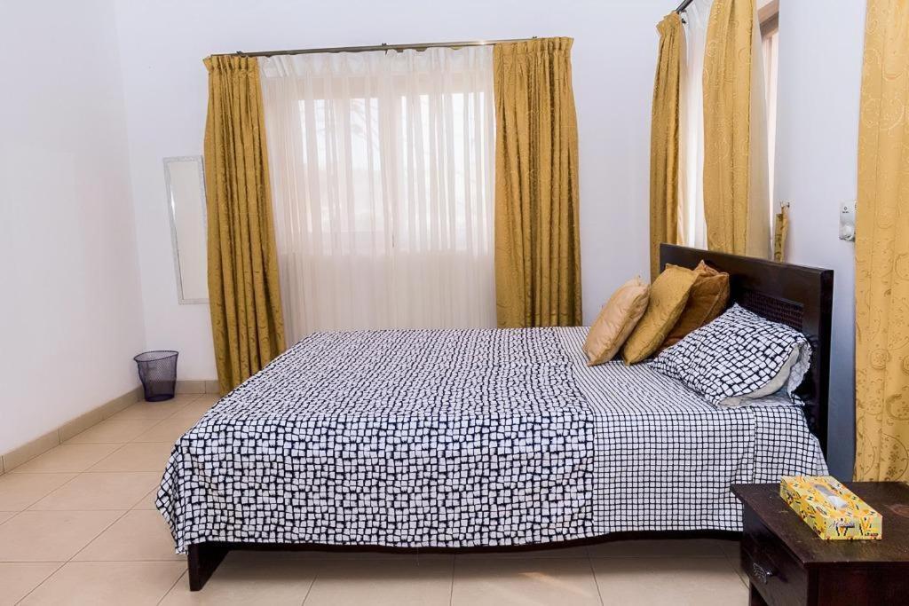 Sandpark Place, West Hills Mile 11 Bagian luar foto