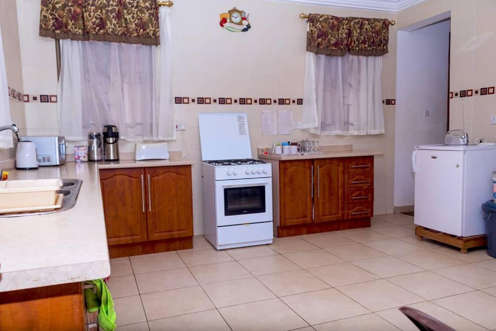 Sandpark Place, West Hills Mile 11 Bagian luar foto