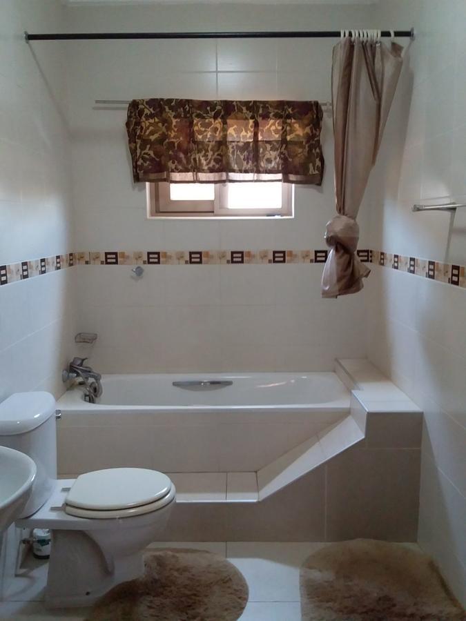 Sandpark Place, West Hills Mile 11 Bagian luar foto
